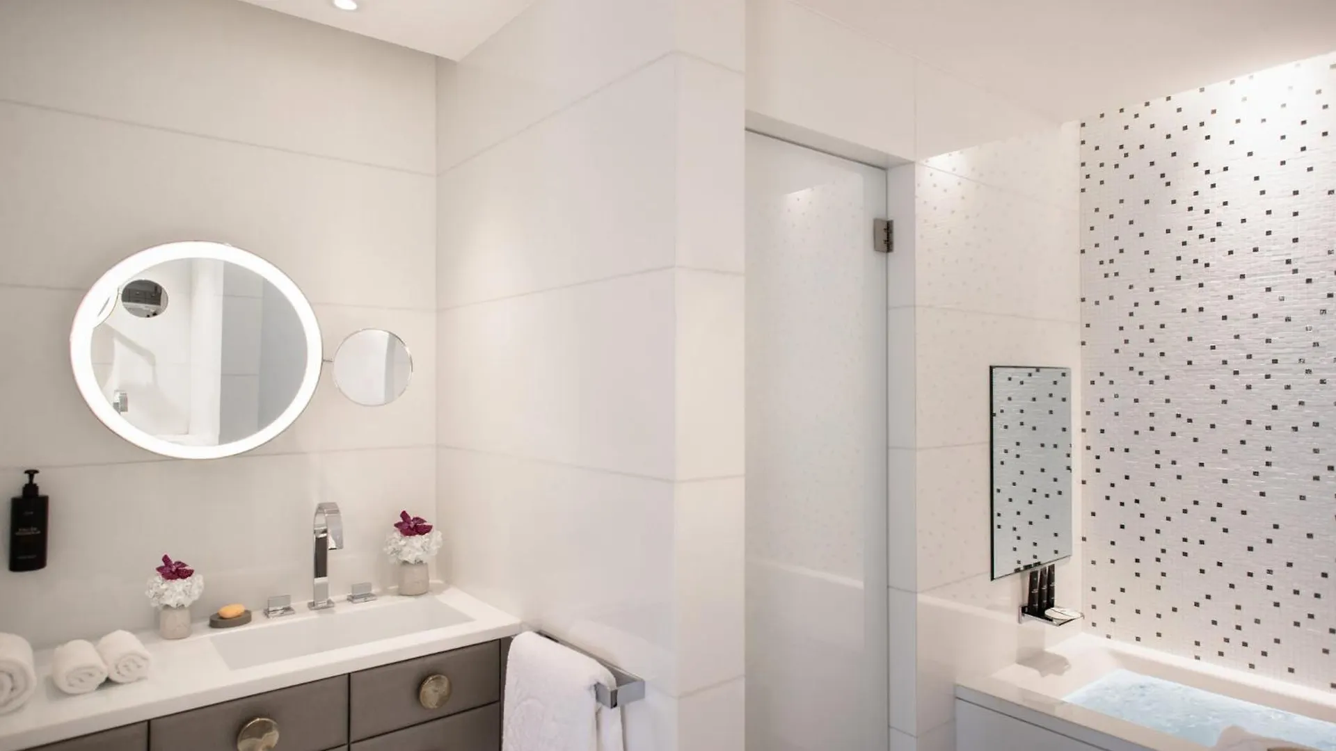 Mandarin Oriental,