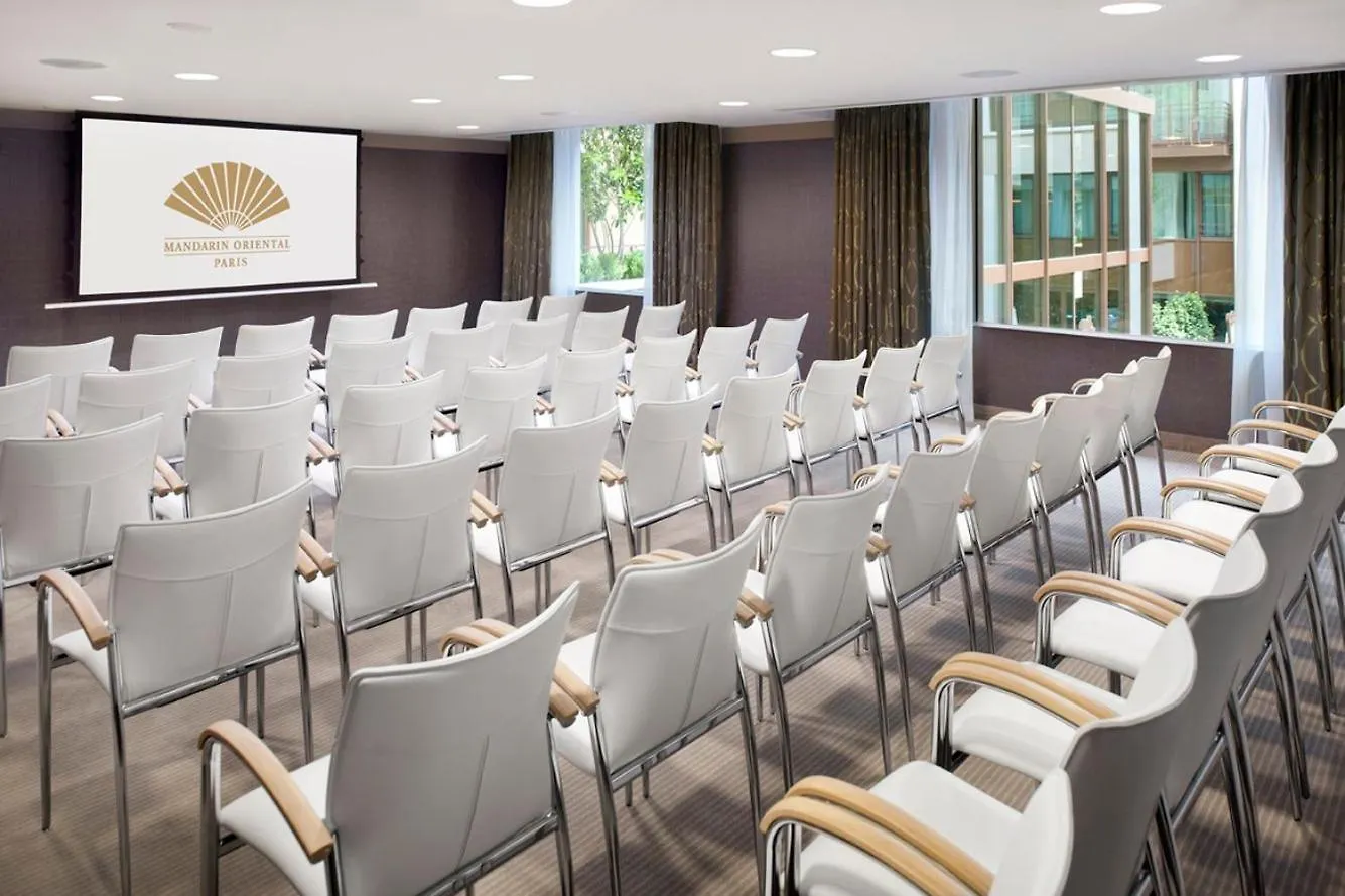 Mandarin Oriental, Hotel